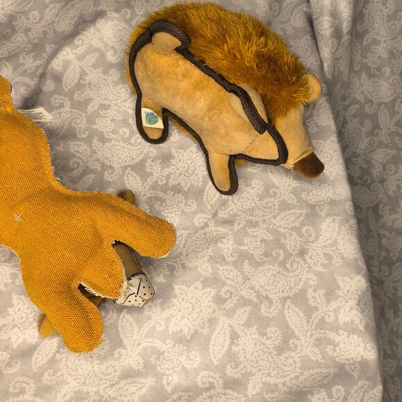 NEW WITHOUT TAGS 2 Happy Tails 9" critters, hare & groundhog - Picture 5 of 7